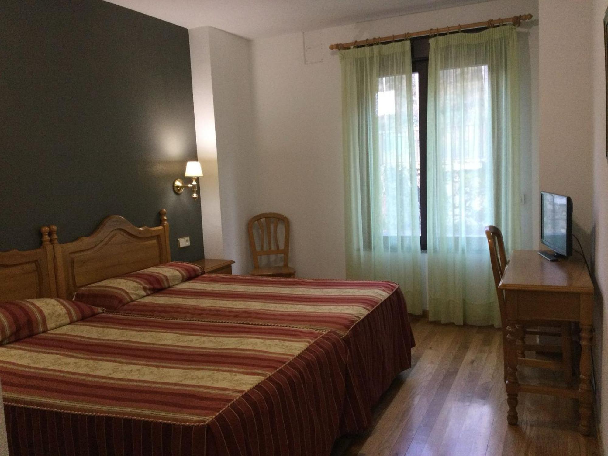 Hotel Cinco Castanos Candelario Eksteriør bilde
