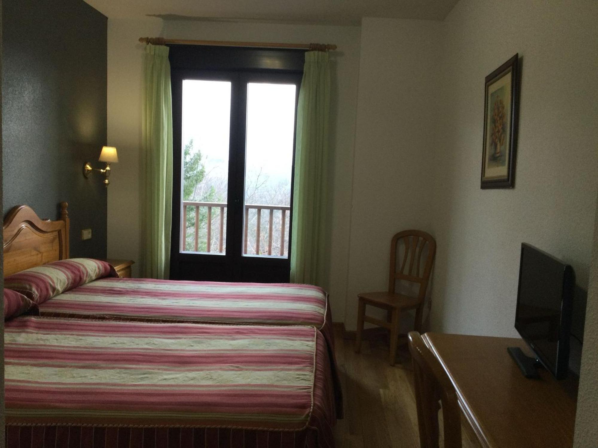 Hotel Cinco Castanos Candelario Eksteriør bilde